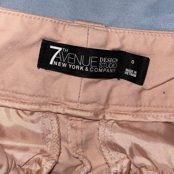 New York and company. 7th avenue. Cropped pant. Size 0. Color: light pink - Picture 2 of 3